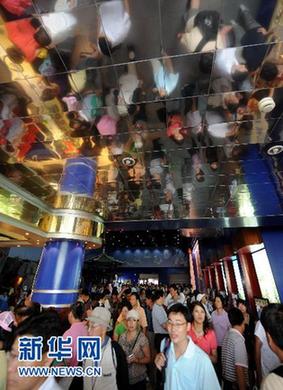 探访世博会朝鲜馆 走进“人民的乐园”