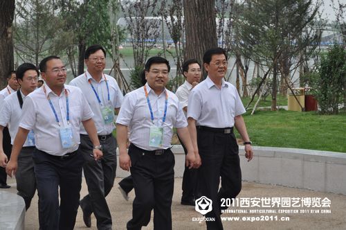 西安市委领导慰问小蜜蜂