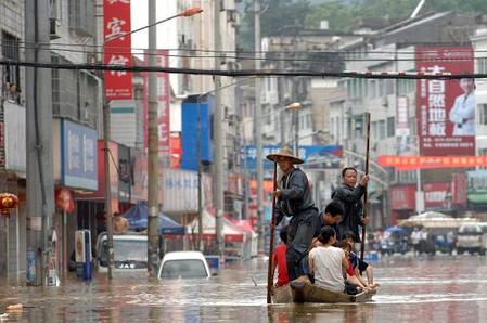 浙江开化：持续强降雨引发洪涝灾害