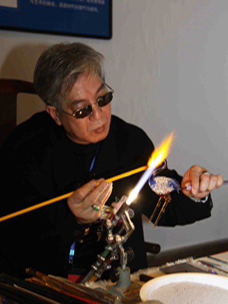 两岸民间工艺绝技首次亮相 福州市民大饱眼福