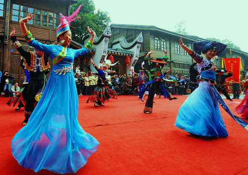 “海峡两岸民间艺术嘉年华”在福州举行
