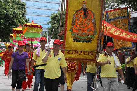台湾各界人士乘海上直航抵漳州参加海峡论坛