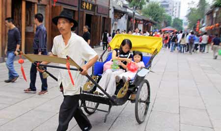 中国历史文化名街·福州三坊七巷重现重阳节民俗