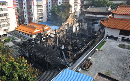 福州千年古寺法海寺起火 大雄宝殿被烧毁(图)