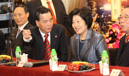 孙春兰抵香港看乡亲叙友情 希冀各界参与海西建设