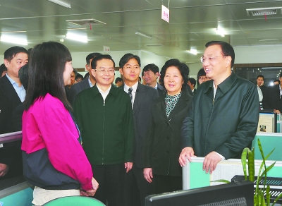 李克强在闽考察强调:在改革开放中推动转型创新