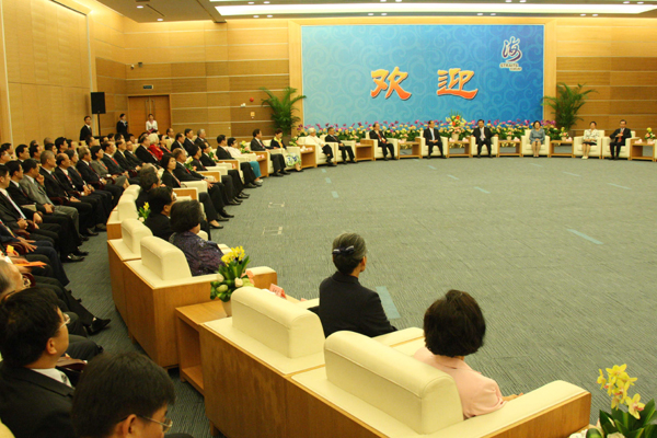 贾庆林会见出席第三届海峡论坛台湾嘉宾代表