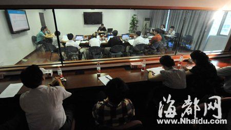 福建省直公务员面试首次开放 增强考试透明度(组图)