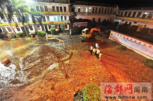 安溪连日暴雨阻断火车道 白濑乡被山洪包围(图)
