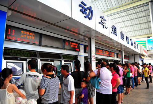 福州增开窗口全额退票 厦门出省动车基本停运