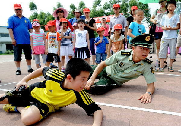 走进警营