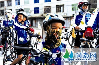 台湾孤儿院“单车天使”抵达泉州