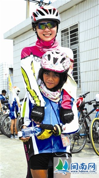台湾孤儿院“单车天使”抵达泉州