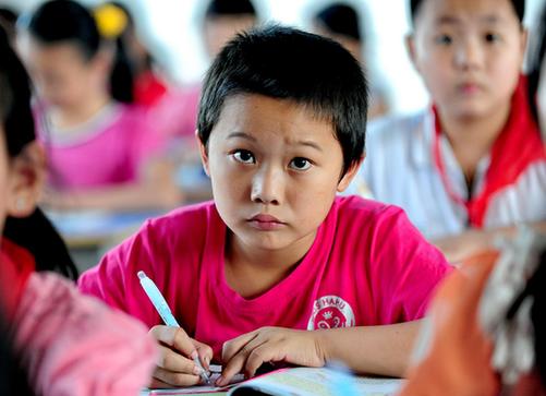 福建晋江：外来工子弟学校与公办学校享受一样待遇
