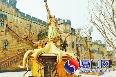 方特梦幻王国周日开门迎客 200多项游乐项目等您来玩