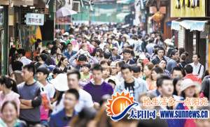 5个休息日25万人上岛 鼓浪屿之波不是海浪是人潮