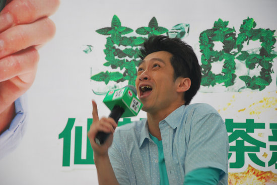陈汉典来厦出席代言 模仿康永小S称计划出片