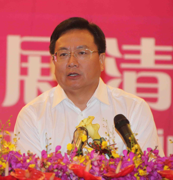 梁奕章:清流将打造花卉业的龙头企业