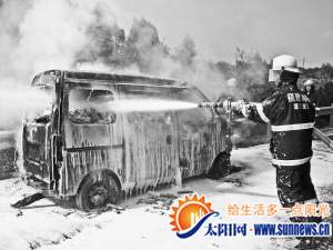 三小时内四车自燃致一人丧生 夏日行车检查四要诀