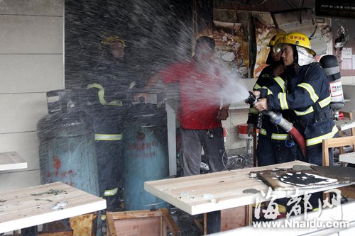 清朝人口爆炸之谜_爆炸图片卡通(3)