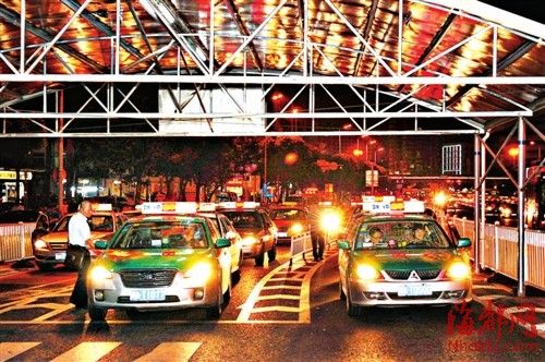 福州的士晚6时至7时不得交接班 遇拒载市民可投诉