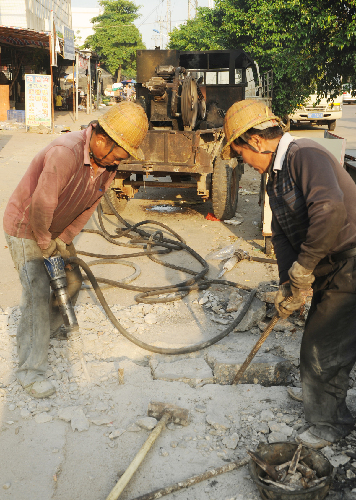同安：每天巡逻36公里 照亮市民回家路