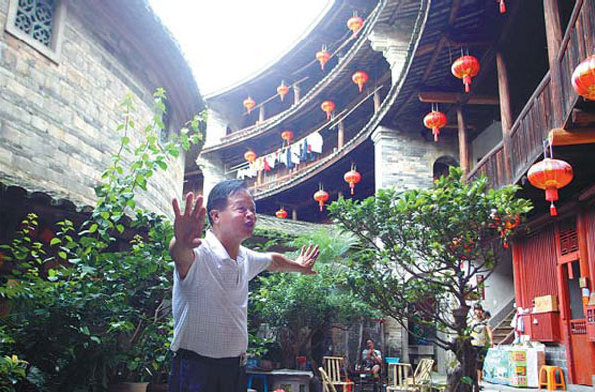 永定土楼:山城中的梦幻民居