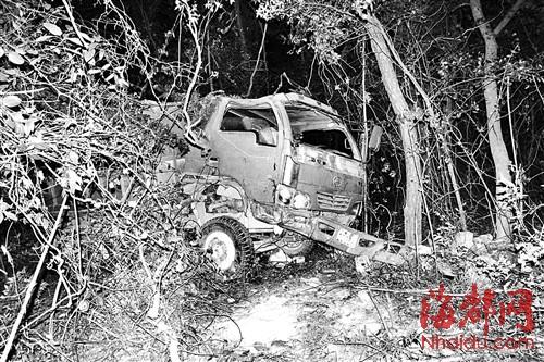 莆田送葬车子返程时坠崖致5死7伤 车上十余人坐后斗