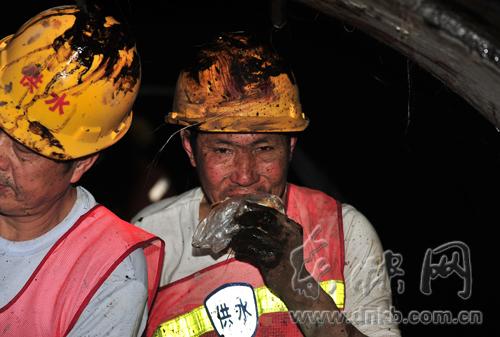 渣土压脱榕东区1.8米水管 影响之大建国首次