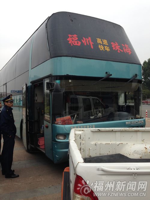 福州至广州大巴到福清拉客 司机与执法人员对