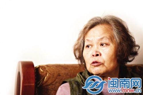 泉港一对老夫妻结婚40周年纪念 同签遗体捐献书