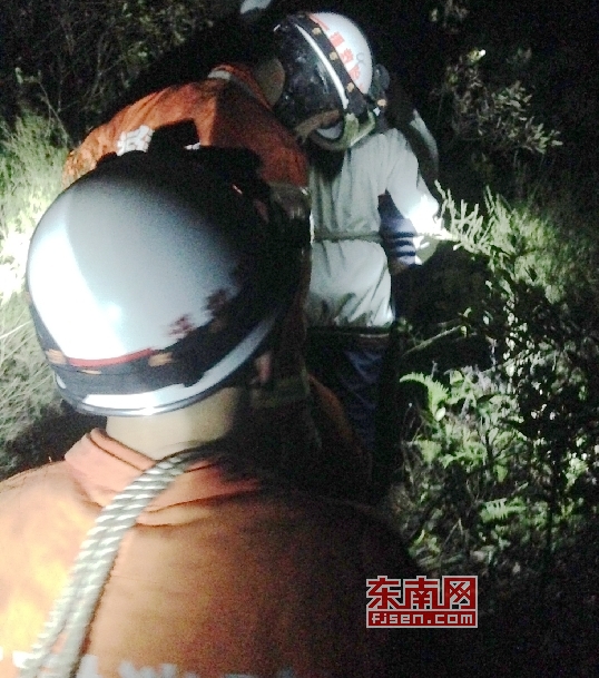 漳州云霄：6名初中生登山走小路 被困山中