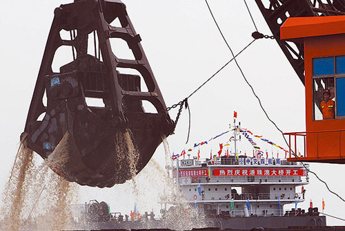 港珠澳大桥开工