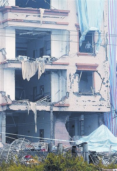 广东烟花爆炸致20死 肇事人缴800万处理费