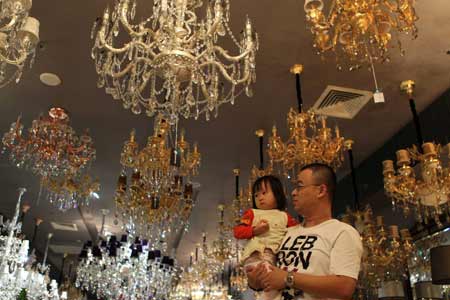 “亚洲主流媒体看广东”参观古镇时代灯饰广场