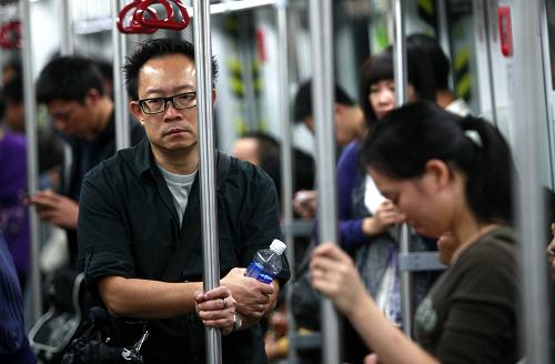 广州取消亚运公交地铁免费首日秩序井然