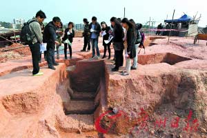 广州百座古墓跨八朝经2000年 千年女尸完好