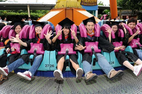 广州大学生挑战“不一样的毕业礼”
