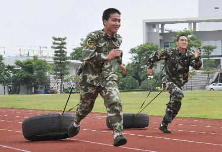 “大比武”练大运安保技能