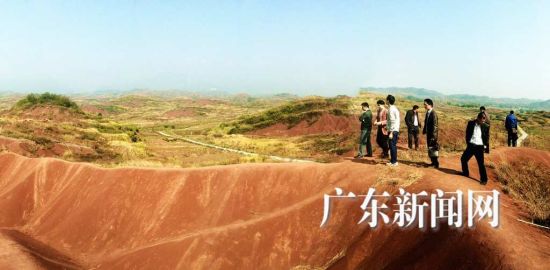 韶关始兴“红沙漠”渐成韶关旅游“新宠”
