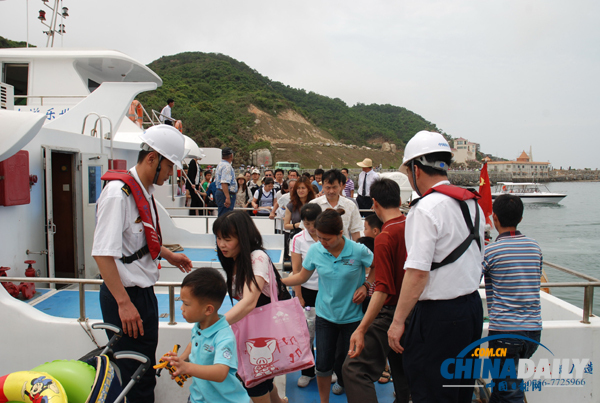 海事部门严防死守防抗“尤特” 茂名港在港243艘船舶防风安全有序