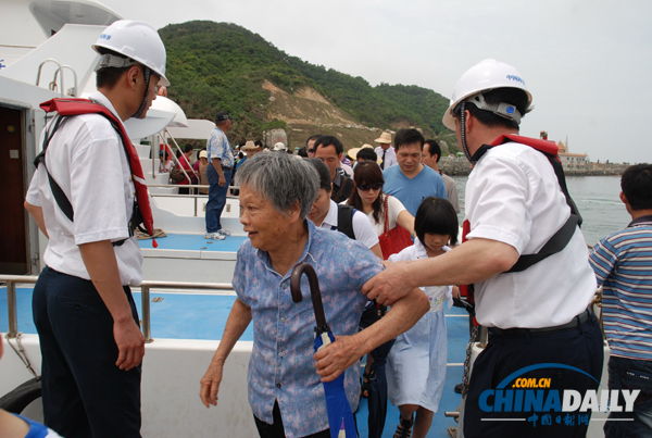 海事部门严防死守防抗“尤特” 茂名港在港243艘船舶防风安全有序