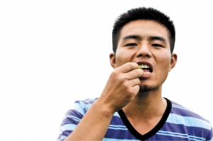 广东菜农哭诉蔬菜滞销:送人喂猪都要靠关系