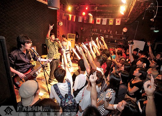 南宁市一学生乐队首推专场演出 150张门票被抢