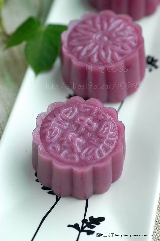 蒸出来的晶莹剔透--紫薯南瓜冰皮月饼