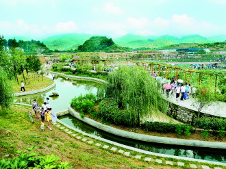 上半年贵州旅游收入突破千亿元