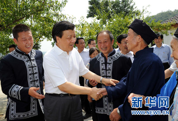 刘云山：教育实践活动要以群众满意不满意为标准