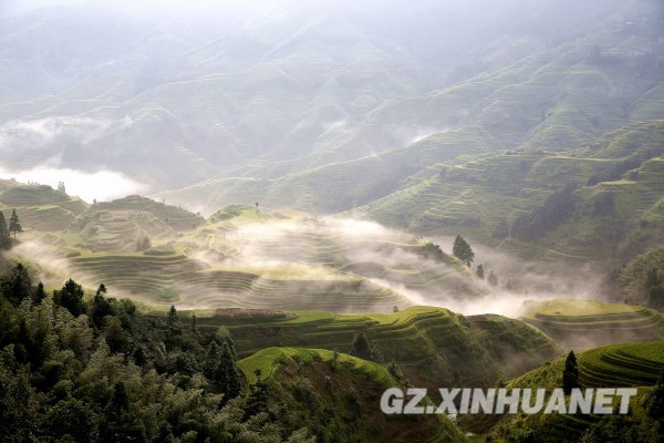 贵州月亮山雨后景美如画