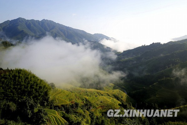 贵州月亮山雨后景美如画