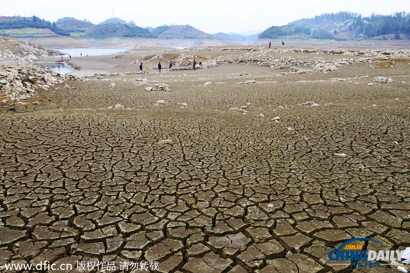 贵州凤冈“水缸”缺水 地面干裂6万余人受影响